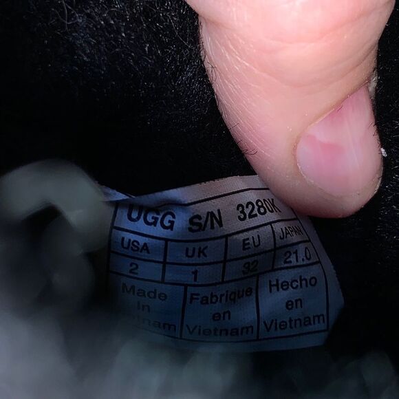 Ugg Bailey Bow black boots size 2 - Picture 6 of 6